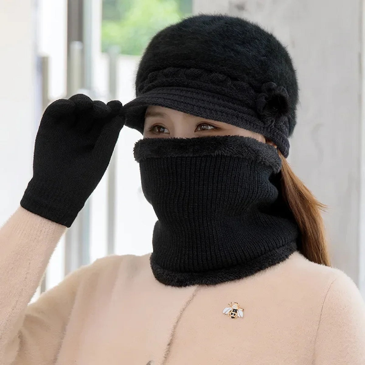 Women’s Winter Hat & Scarf Set – Faux Fur Lined Knitted Cap