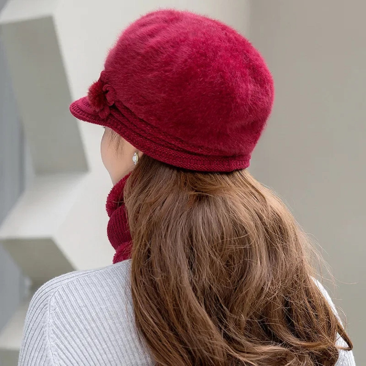 Women’s Winter Hat & Scarf Set – Faux Fur Lined Knitted Cap