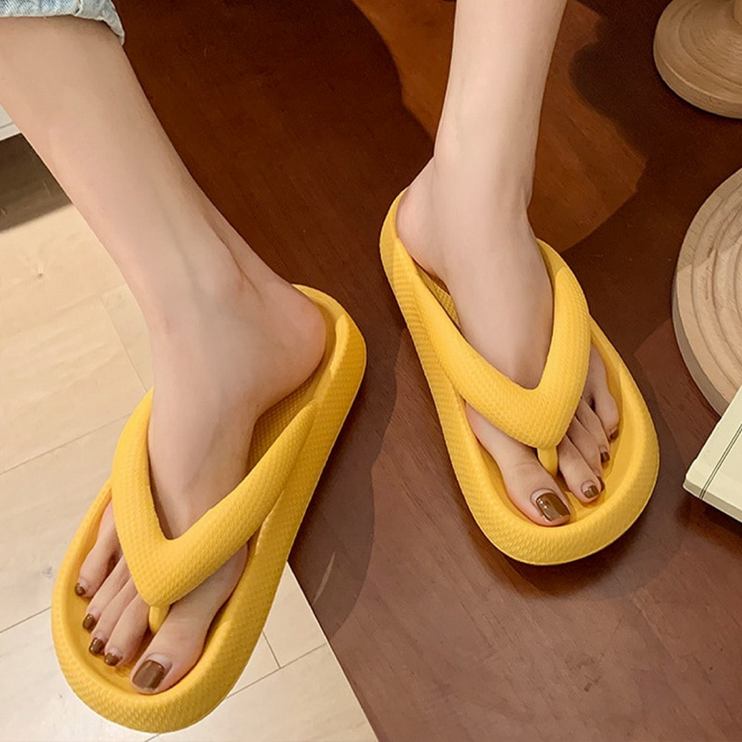 Women's thick platform flip flops beach sandals